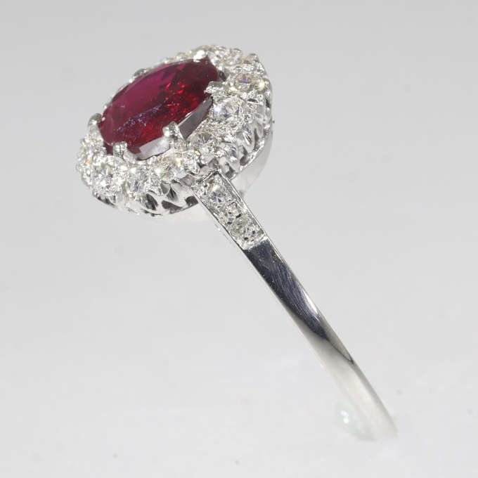 Vintage 1950's platinum ruby diamond engagement ring by Onbekende Kunstenaar