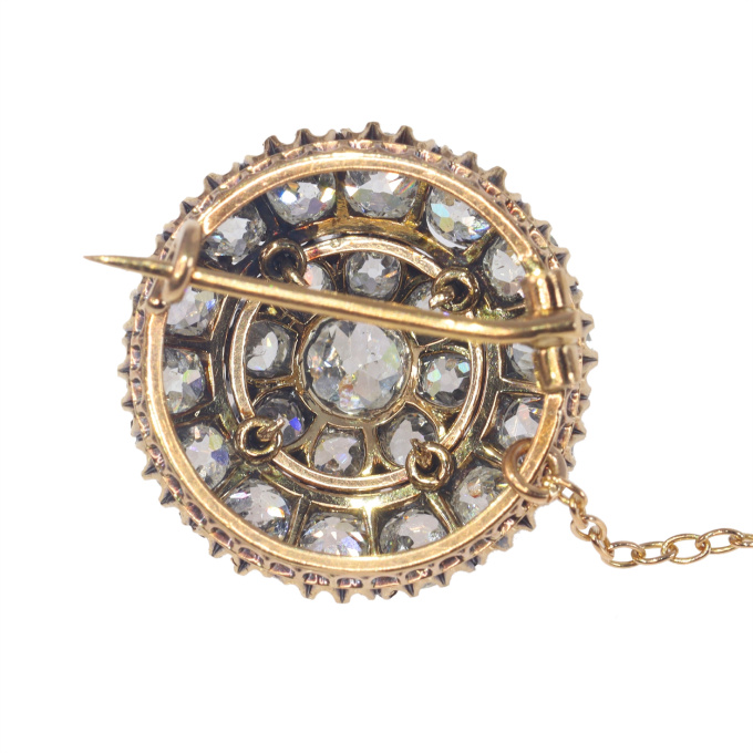 Vintage antique Victorian brooch with over 5.00 crt total diamond weight by Onbekende Kunstenaar