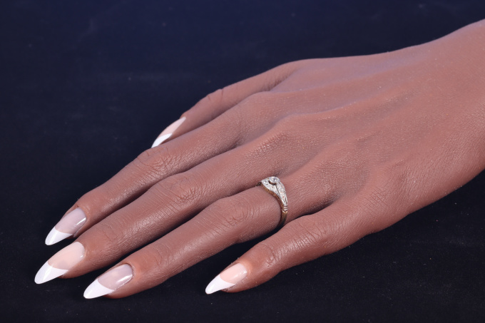 Vintage Art Deco diamond engagement ring by Unbekannter Künstler