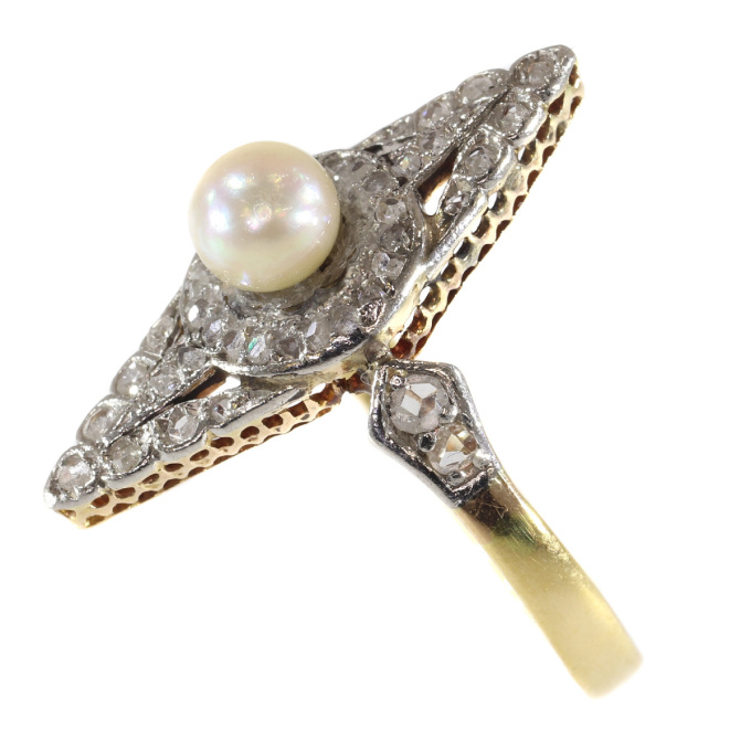 Late Victorian rose cut diamonds ring with pearl by Artista Sconosciuto