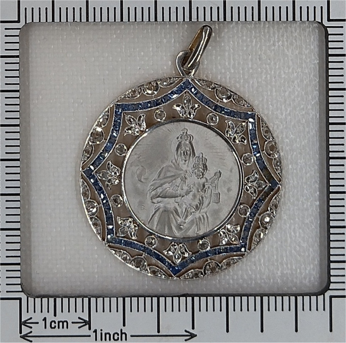 Vintage 1920's Edwardian - Art Deco diamond and sapphire medal Mother Mary and baby Jesus by Artista Sconosciuto