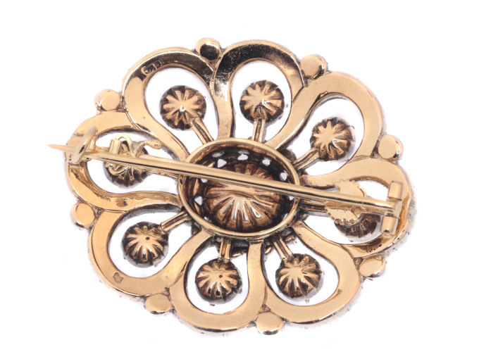 Typical Dutch antique rose cut diamond jewel brooch by Artista Desconocido