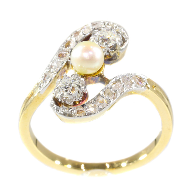 Antique diamond and pearl cross-over engagement ring by Unbekannter Künstler