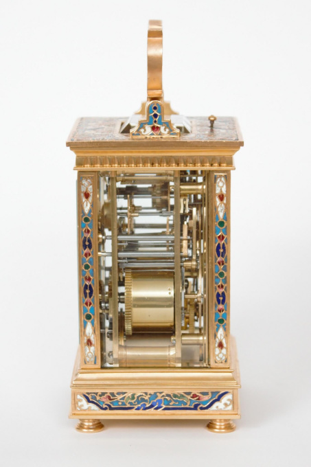 A French gilt brass cloisonne enamel carriage clock with grande sonnerie and alarm, circa 1890 by Artista Desconhecido