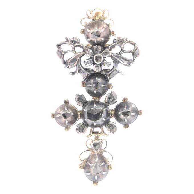 High quality Baroque diamond cross by Onbekende Kunstenaar