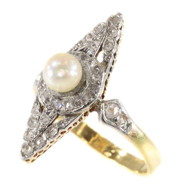 Late Victorian rose cut diamonds ring with pearl by Artiste Inconnu