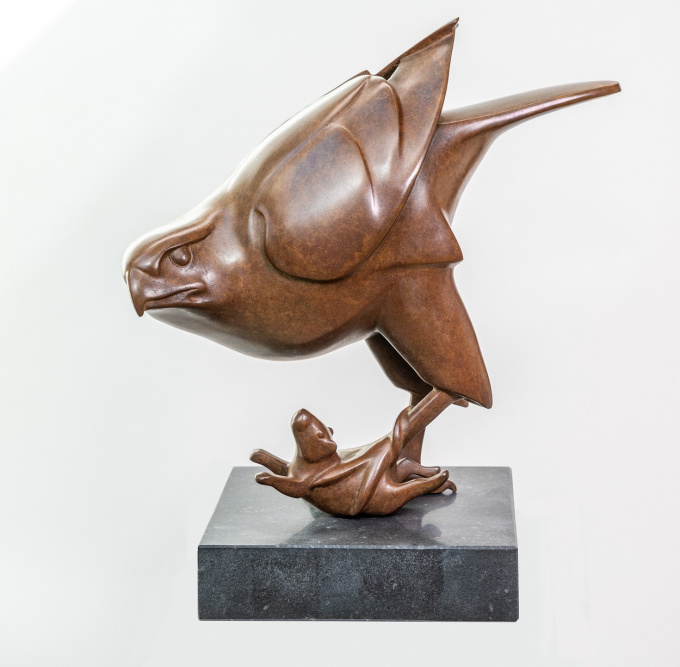 Roofvogel met muis - In Stock  by Evert den Hartog