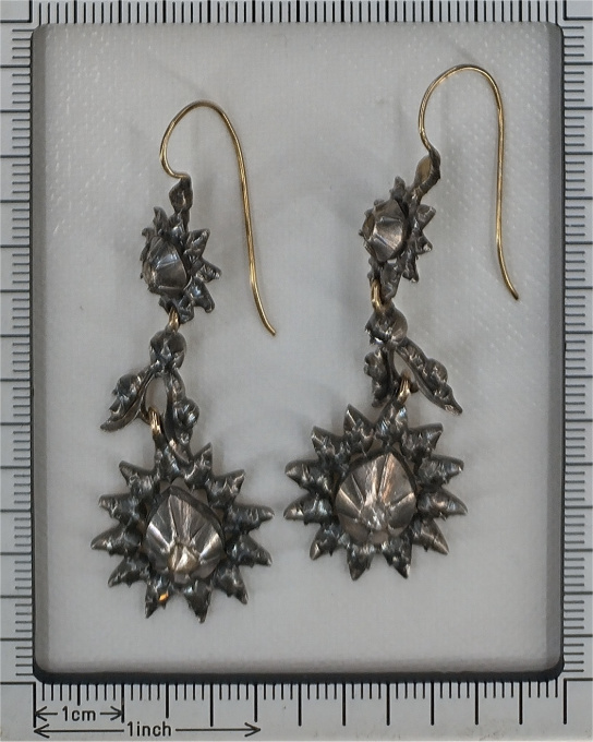 Vintage antique Victorian long pendent diamond earrings by Artista Sconosciuto
