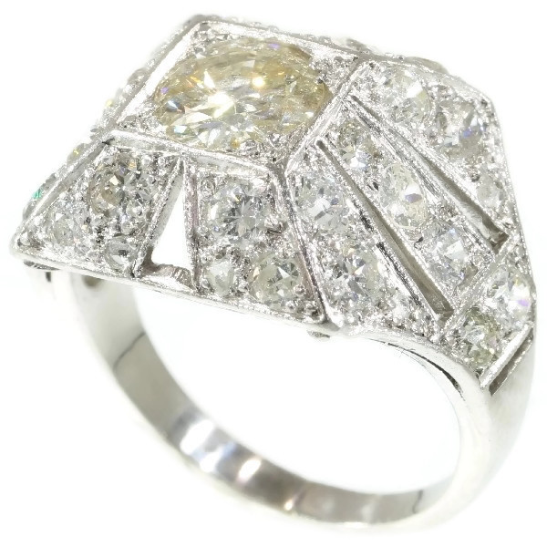Sparkling Art Deco 3.78 crt diamond cocktail engagement ring by Unknown artist