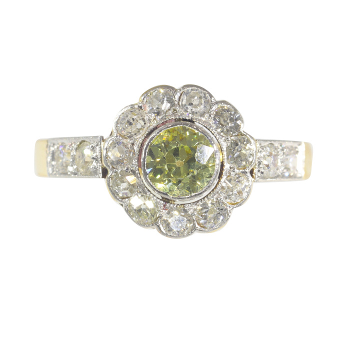 Vintage 1920's Belle Epoque / Art Deco diamond engagement ring with fancy colour center brilliant by Artista Sconosciuto