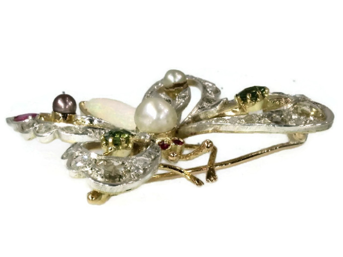 Vintage bejeweled butterfly brooch by Onbekende Kunstenaar