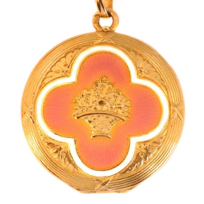 Antique gold Belle Epoque enameled locket made in the Austrian Hungarian empire by Unbekannter Künstler