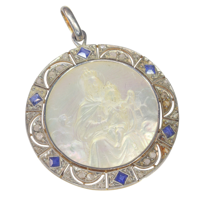 Vintage 1920's Edwardian - Art Deco diamond and sapphire Mother Mary and baby Jesus medal by Onbekende Kunstenaar