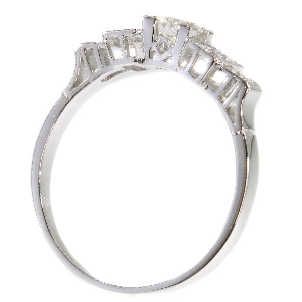 Vintage platinum Art Deco diamond engagement ring by Onbekende Kunstenaar