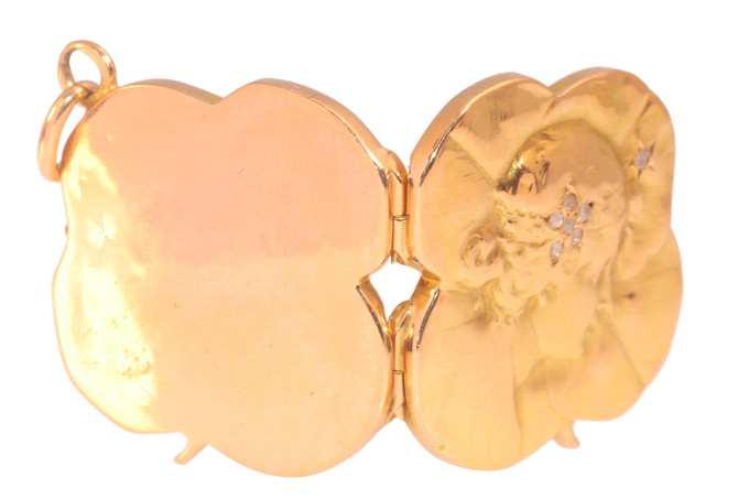 Vintage Art Nouveau 18K gold good luck locket set with diamonds by Artista Sconosciuto