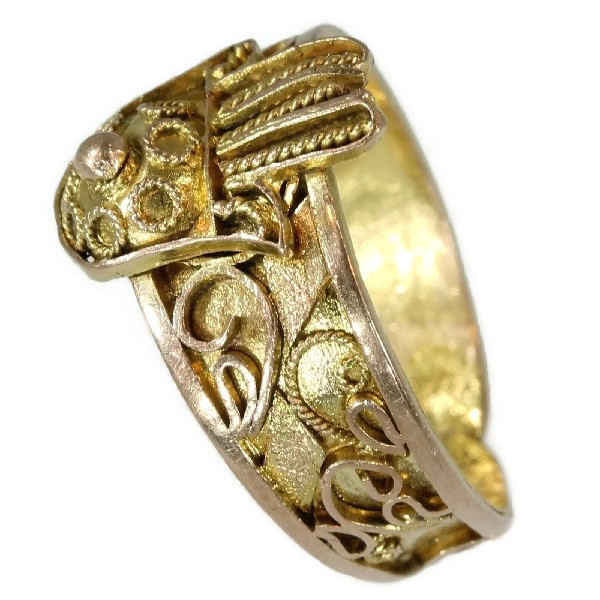 Antique ring from empire era gold filigree hand of fatima by Artista Desconhecido
