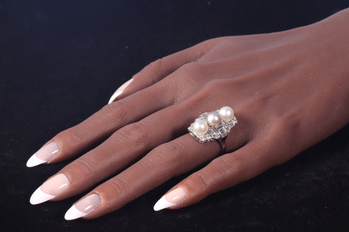 Vintage Art Deco diamond and pearl engagement ring by Onbekende Kunstenaar