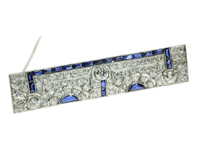 Must See! Strong design Art Deco platinum brooch diamonds and sapphires by Unbekannter Künstler