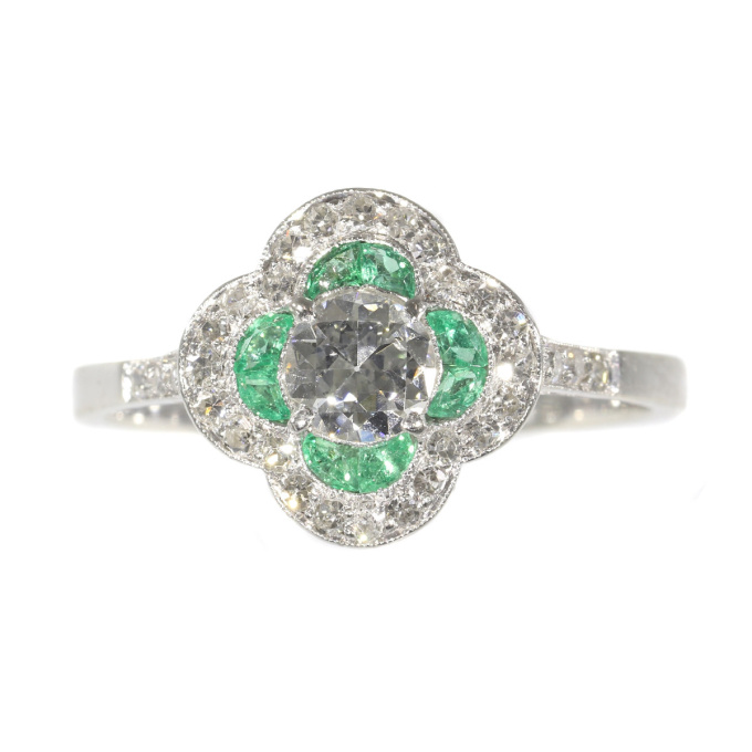 Art Deco diamond and emerald engagement ring by Onbekende Kunstenaar