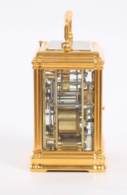 A fine French gilt brass Gorge case repeating alarm carriage clock, circa 1880. by Artista Desconocido
