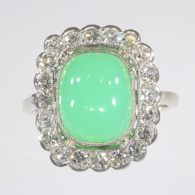Vintage Fifties diamond and chrysoprase platinum engagement ring by Onbekende Kunstenaar