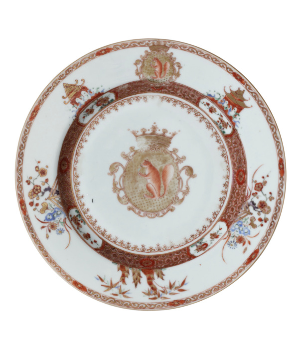 A rare set of twelve Chinese export porcelain plates bearing the arms of Jan Albert Sichterman (1692-1764) Qianlong period, circa 1730-1735 by Onbekende Kunstenaar