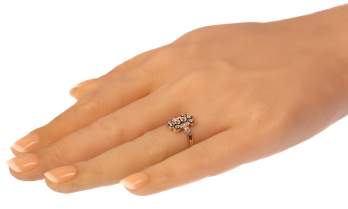 Vintage diamond Art Deco engagement ring by Artista Sconosciuto