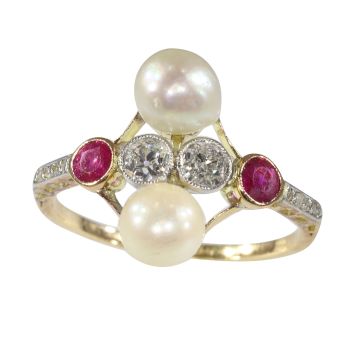 Vintage Art deco ring with diamonds rubies and pearls by Artista Sconosciuto