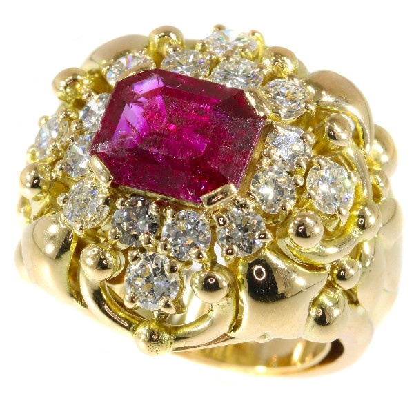 Wolfers made vintage Fifties diamond ring with large 3.40 crt untreated natural ruby by Unbekannter Künstler