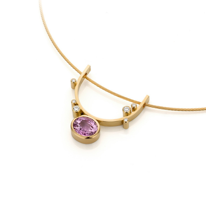 Yellow gold pendant with pink corundum and diamond by Sabine Eekels