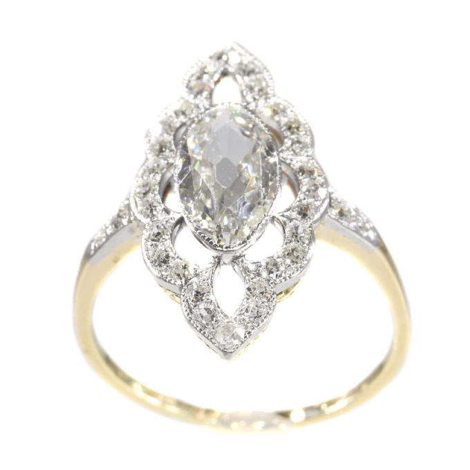 Most charming Belle Epoque diamond engagement ring by Onbekende Kunstenaar