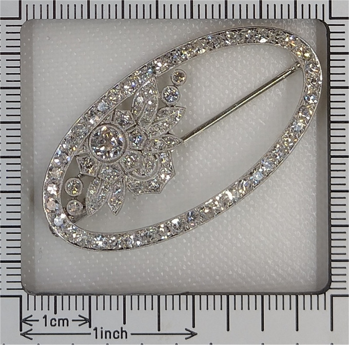 Vintage Fifties Art Deco style platinum diamond brooch by Onbekende Kunstenaar