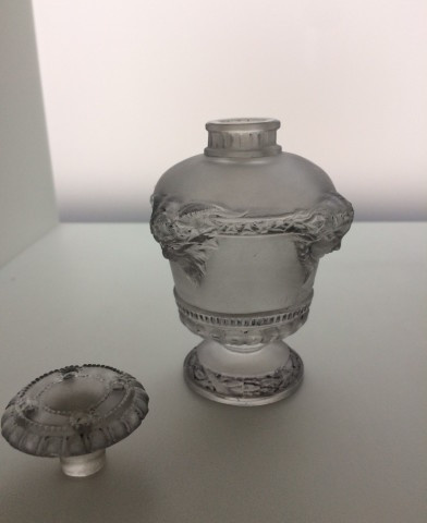 A nice Guerlain perfume flacon by René Lalique