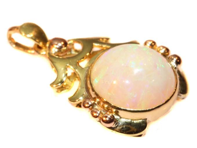 Vintage multi colour gold pendant with cabochon opal Style Japonais by Onbekende Kunstenaar