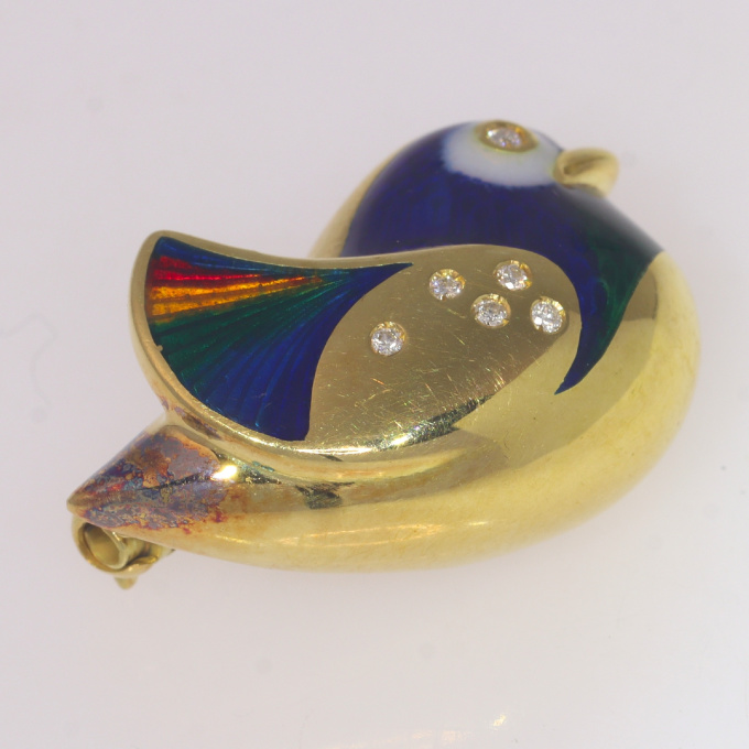Vintage gold enameled bird brooch set with brilliant cut diamonds by Artista Sconosciuto