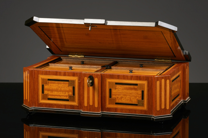 Small Dutch Louis XVI Box by Artista Sconosciuto