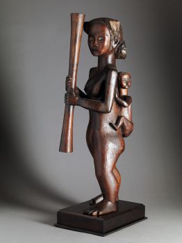 MATERNITY FIGURE, FANG-MABEA, CAMEROON.PROVENANCE R.CAILLOIS-P.RATTON. by Artiste Inconnu