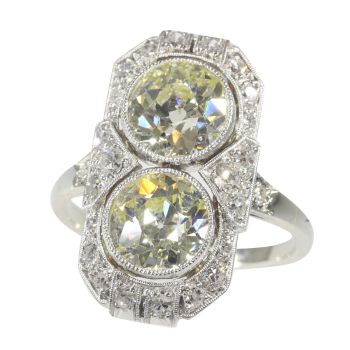 Art Deco engagement ring with two large lemon-chiffon colour brilliants by Artista Desconocido