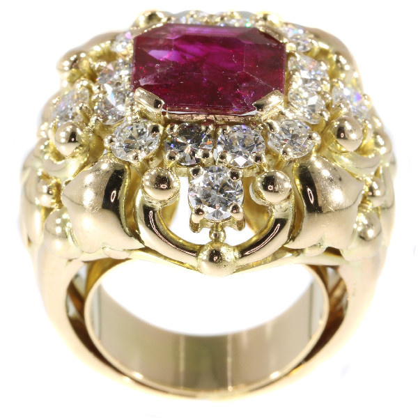 Wolfers made vintage Fifties diamond ring with large 3.40 crt untreated natural ruby by Onbekende Kunstenaar