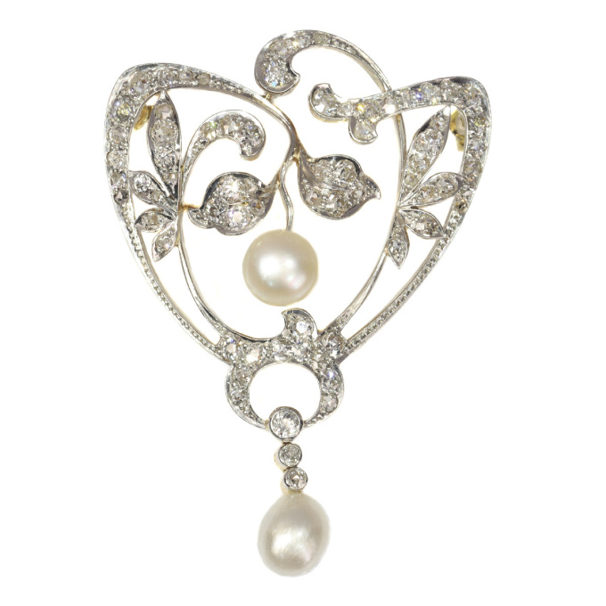 Antique stylish Art Nouveau diamond and pearl brooch by Artista Desconocido
