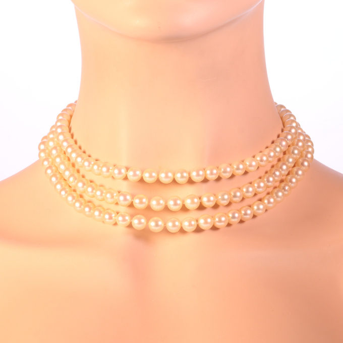 Vintage Art Deco Belle Epoque long pearl necklace (sautoir) with platinum large diamonds closure by Onbekende Kunstenaar