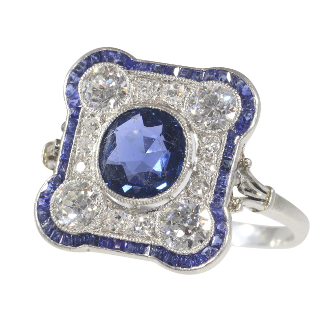 Vintage Art Deco platinum diamond and sapphire engagement ring by Unbekannter Künstler