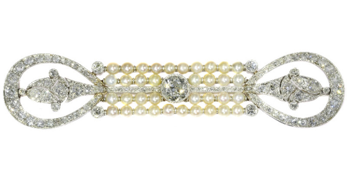 Elegant platinum diamonds and pearls Art Deco Belle Epoque brooch by Unknown Artist