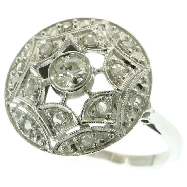 Sparkling vintage Art Deco diamond engagement ring by Unbekannter Künstler