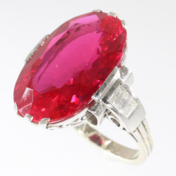 French Art Deco large Verneuil ruby and diamond engagement ring by Artista Desconocido