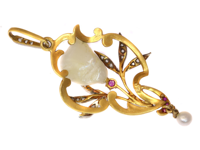 French Art Nouveau pendant with big Mississippi dog tooth pearl diamonds rubies by Artista Sconosciuto
