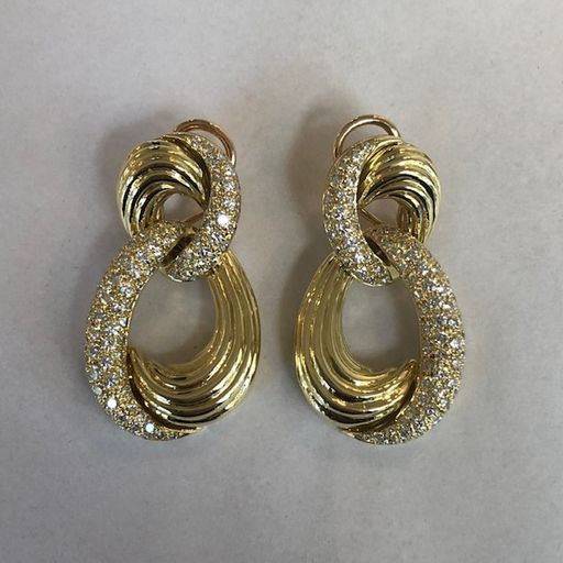 Earrings diamonds and gold by Artiste Inconnu
