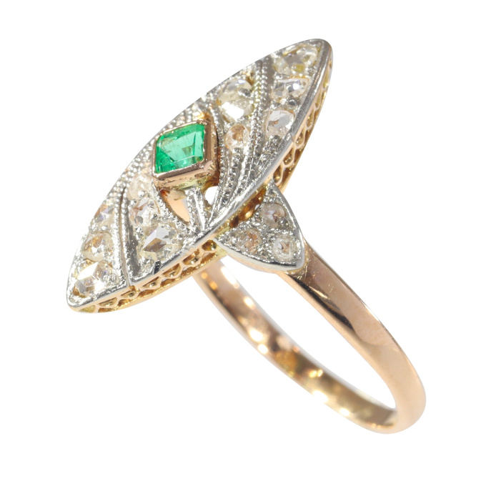 Vintage 1920's Art Deco diamond and high quality emerald ring by Artista Desconocido