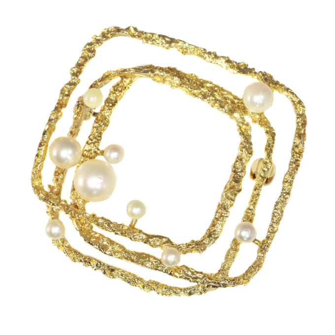 Vintage Sixties gold arty brooch with pearls by Onbekende Kunstenaar