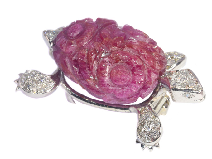 Whimsical Vintage Fifties French turle brooch set with diamonds and a 35crt ruby by Unknown Artist